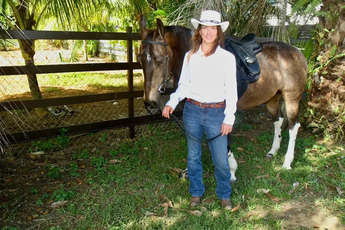 Portrait with a horse at Hacienda Los Ponce
